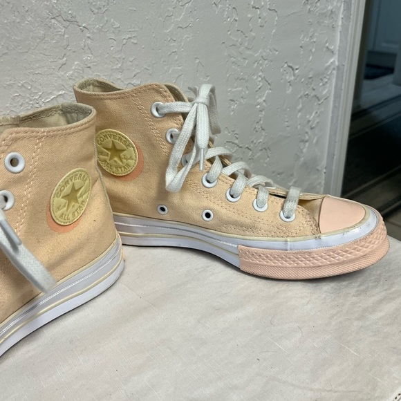 Converse Peachy Pink High-Top Sneakers Chuck Taylor Canvas LIKE NEW - Picture 2 of 8